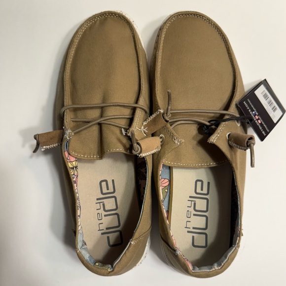 NWT Women’s Hey Dude Wendy Cordwood Loafers Size 11 Mushroom/Floral Inside - Picture 7 of 8